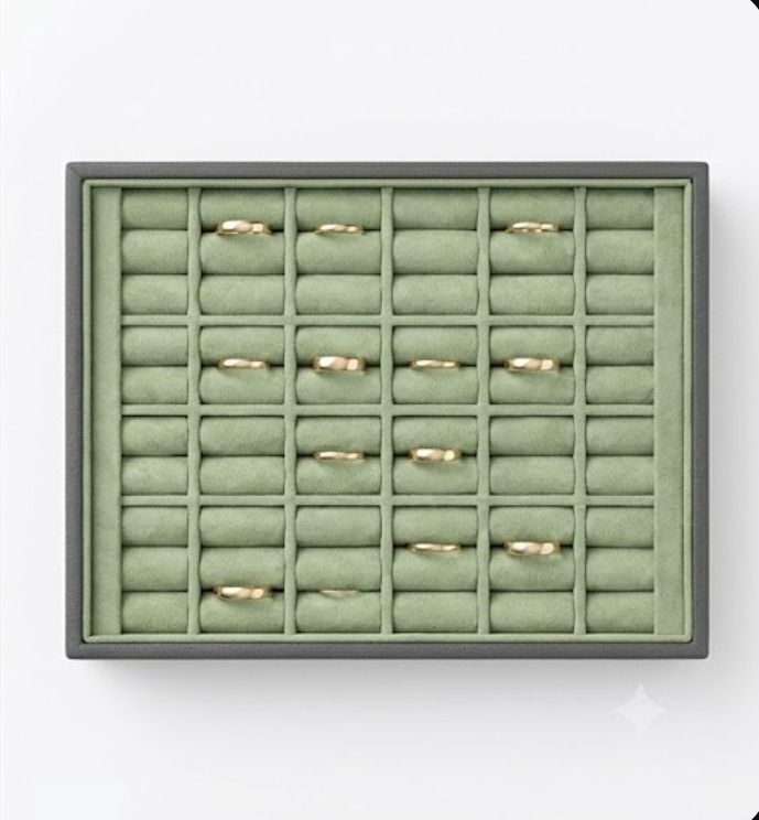 SeeBox ring display tray with rings in slots